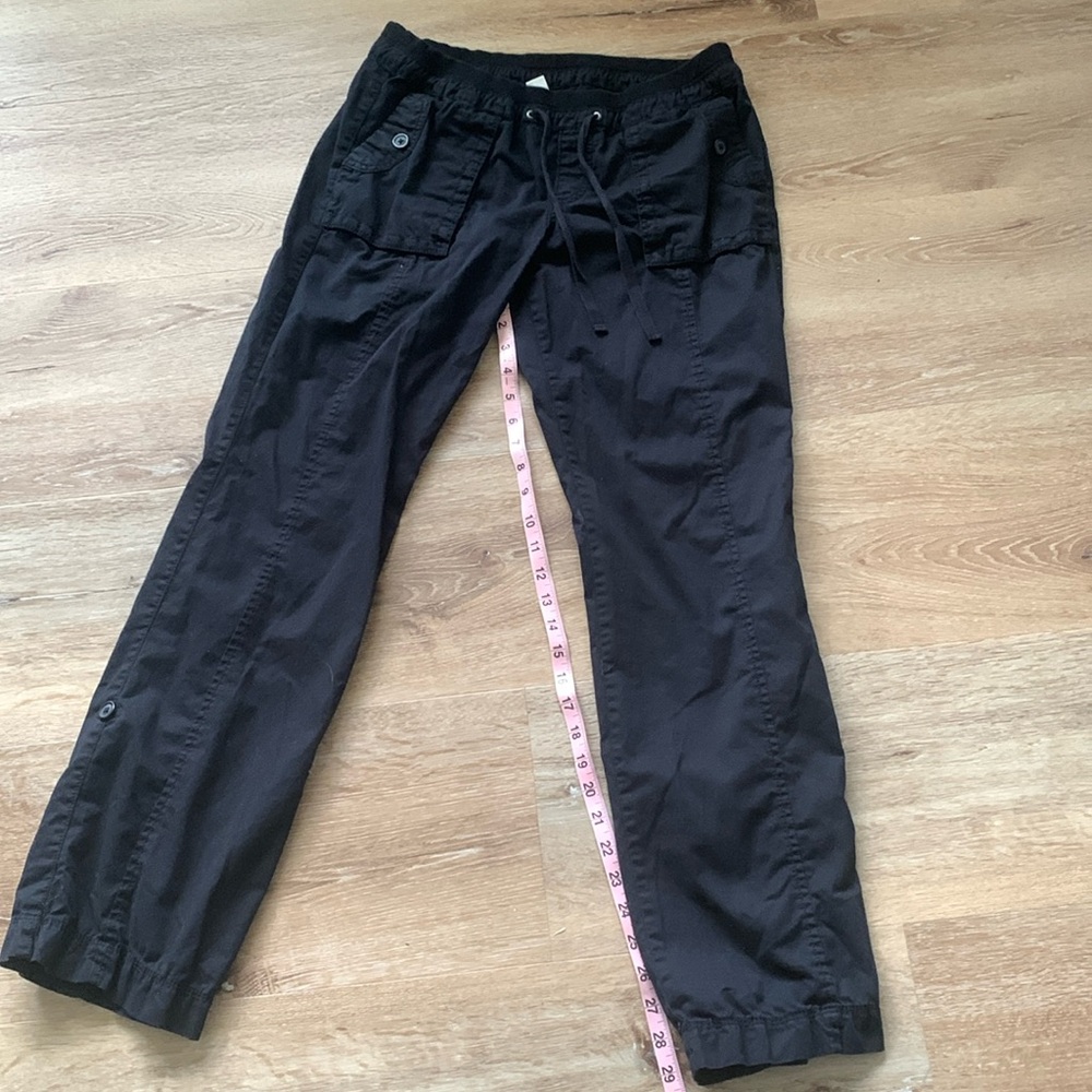 Old Navy women’s Cargo pants. Great condition, size small